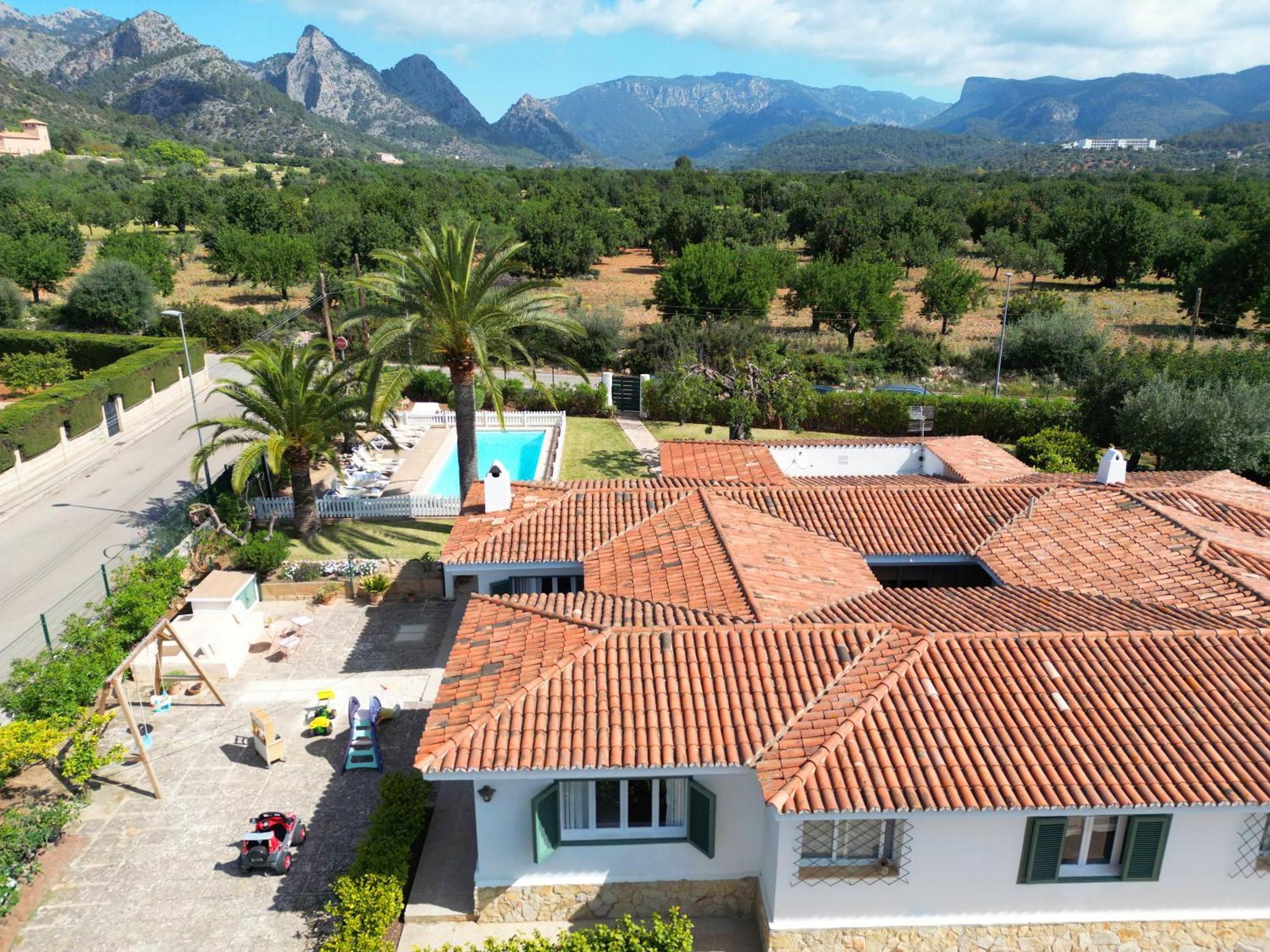 Ideal House For Two Families With Pool And Barbecue Vakantiehuis