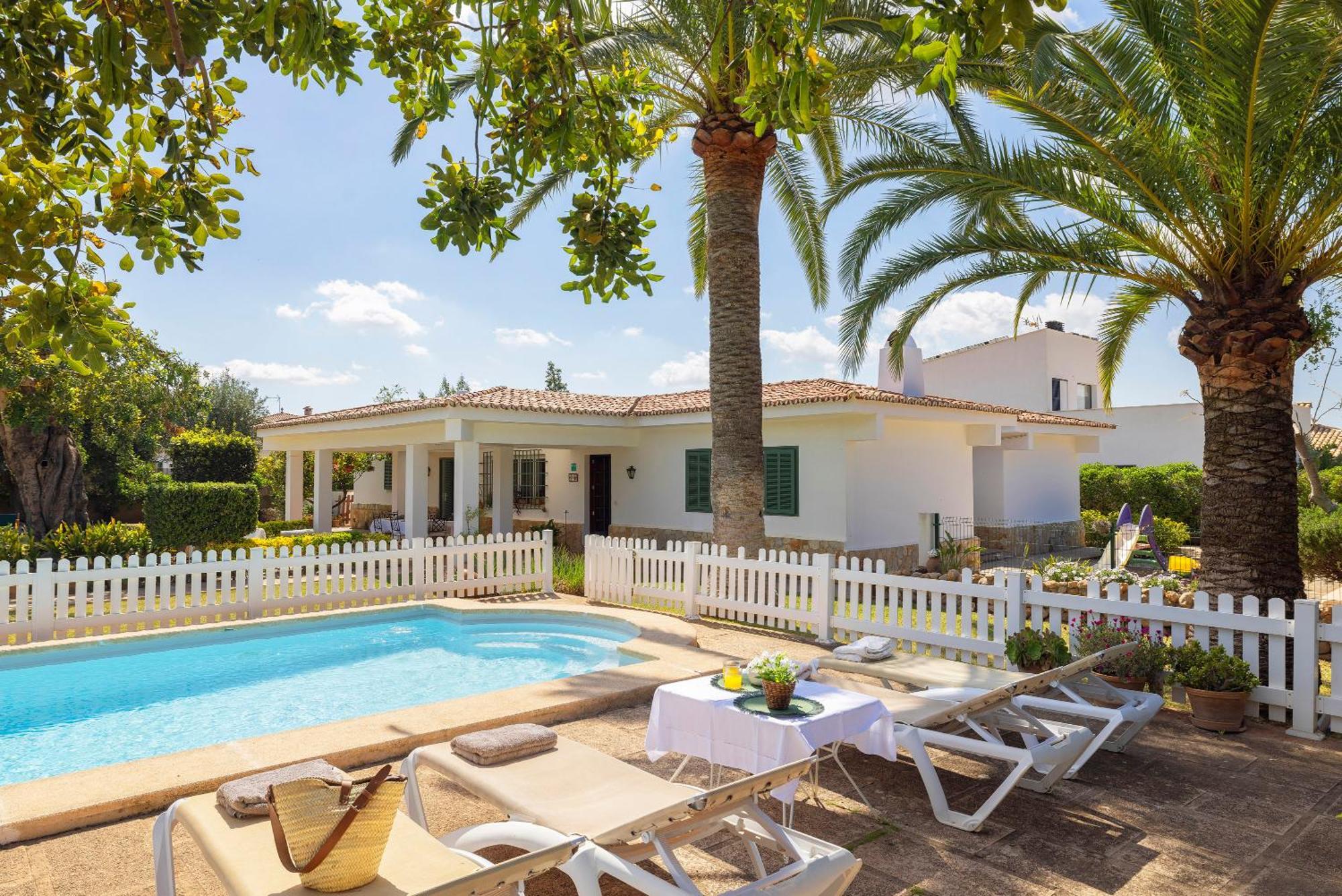 Ideal House For Two Families With Pool And Barbecue Vakantiehuis *