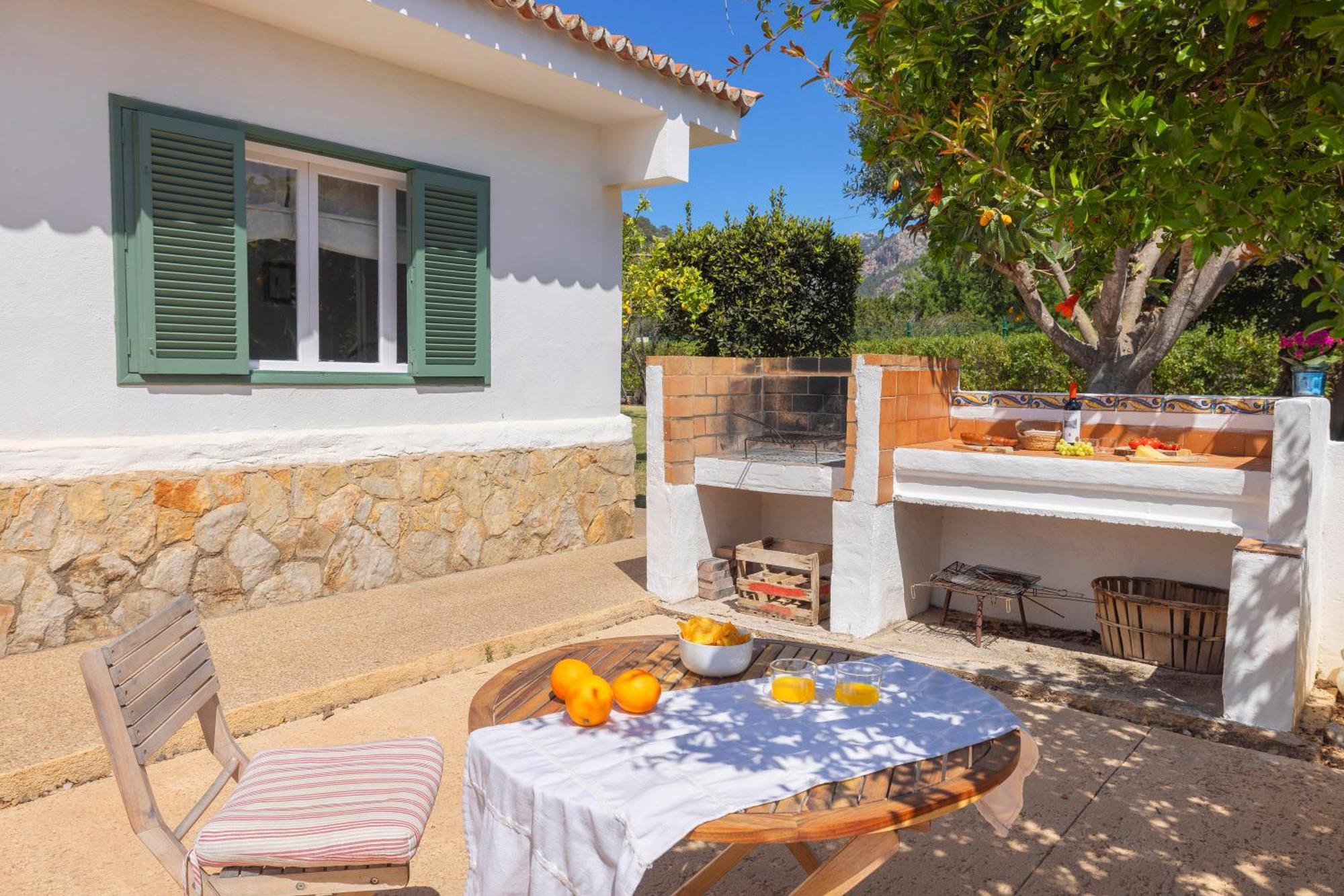 Ideal House For Two Families With Pool And Barbecue Vakantiehuis