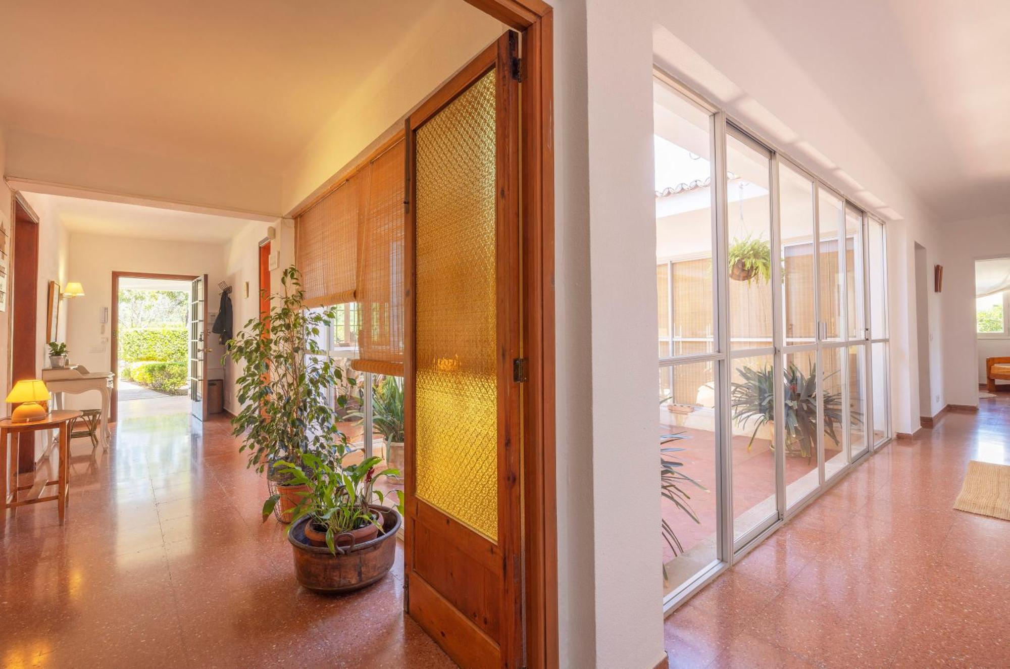 Vakantiehuis Ideal House For Two Families With Pool And Barbecue Plamanyola