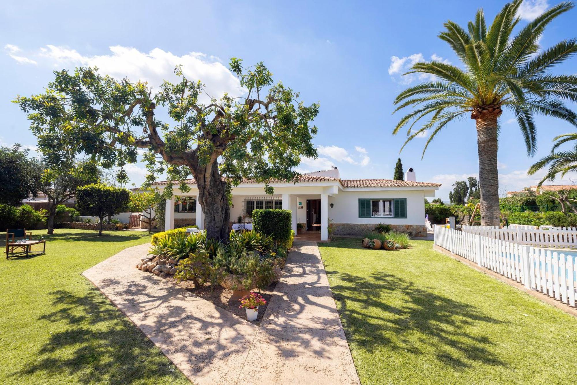 Сasa de vacaciones Ideal House For Two Families With Pool And Barbecue Plamanyola